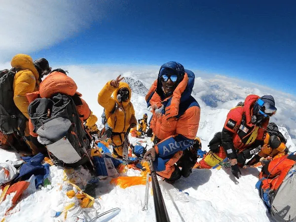 reaching-everest-summit