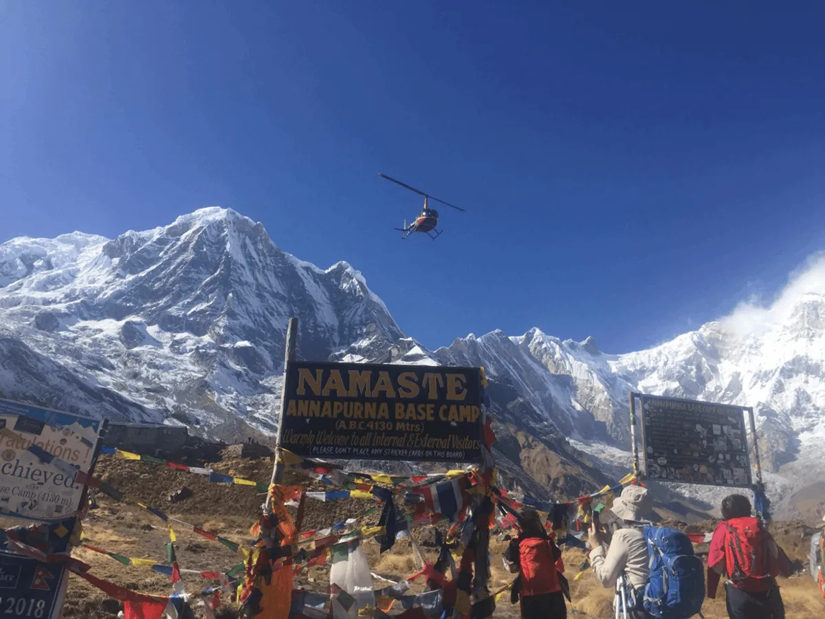 helicopter-at-annapurna-base-camp