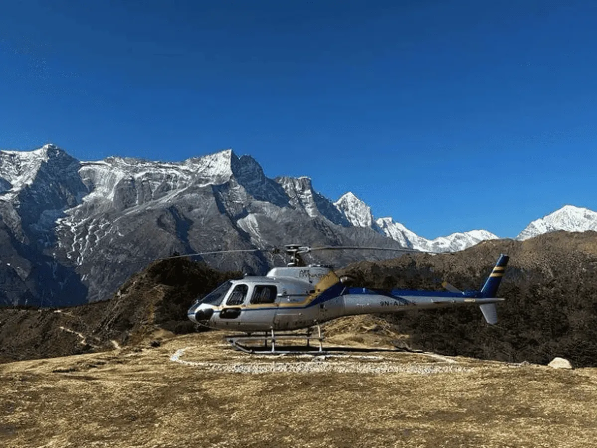 helicopter-landing-everest-heli-tour