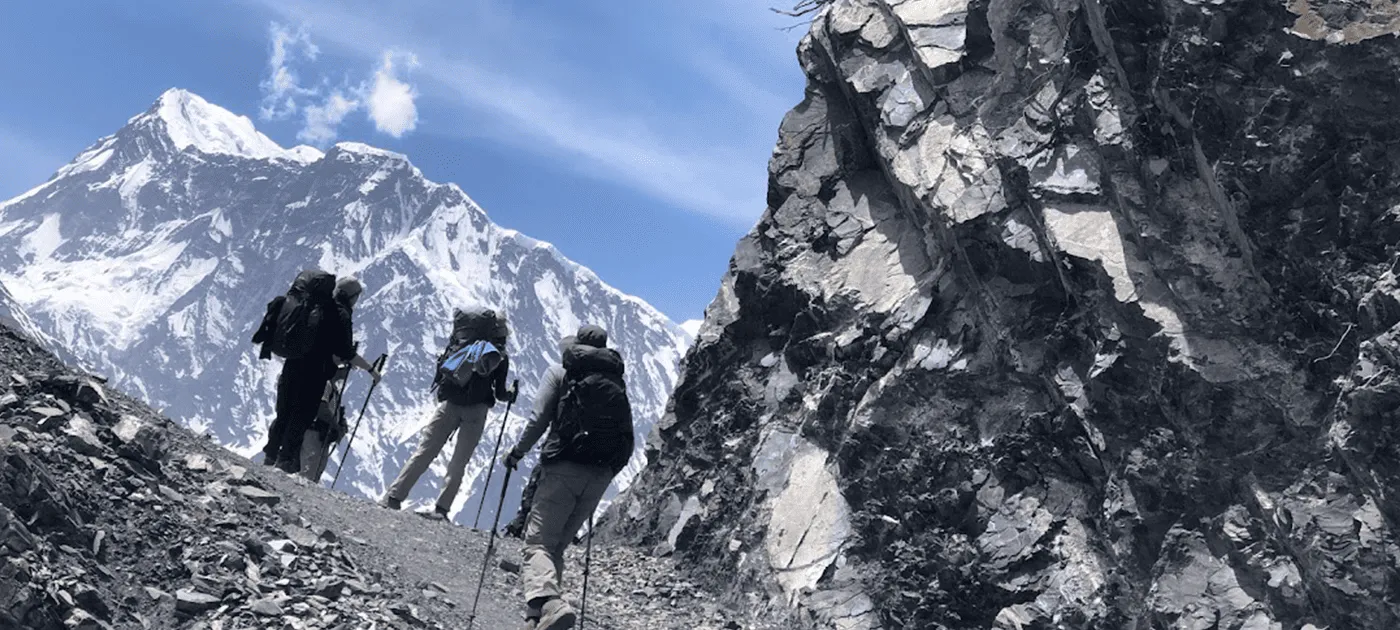 trekking-group