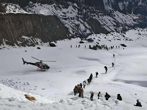 ABC-Heli-return-trek