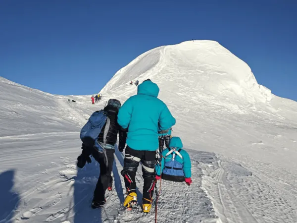 On The Way To Mera Peak